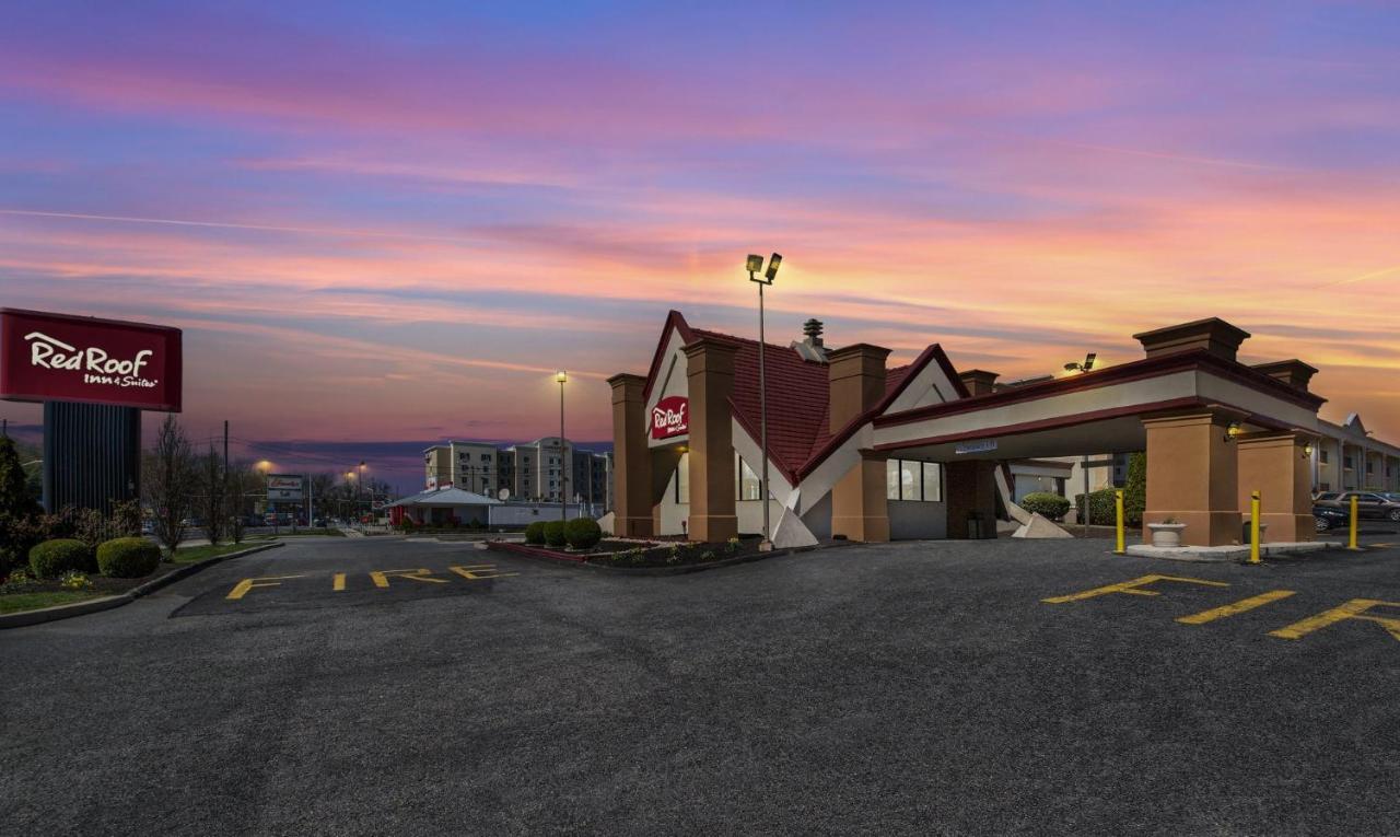 Red Roof And - University Motel